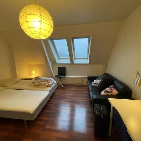 Classic Brown Stone Apartment *