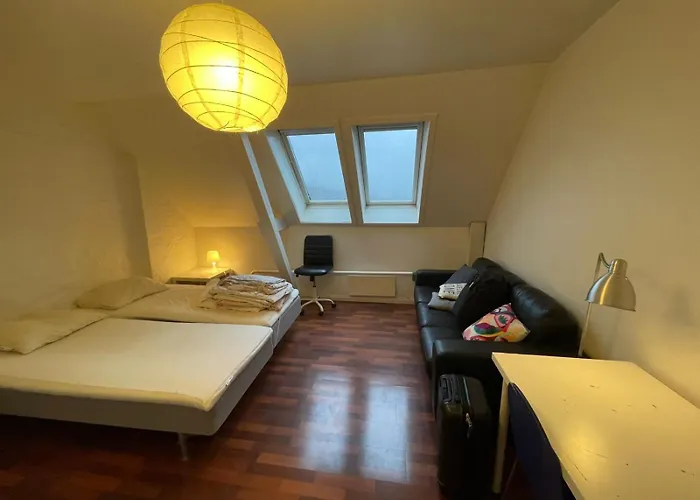 Classic Brown Stone Apartment *